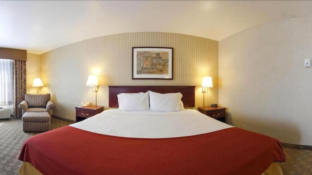 Holiday Inn Express Hotel & Suites Henderson - Traffic Star By Ihg מראה חיצוני תמונה