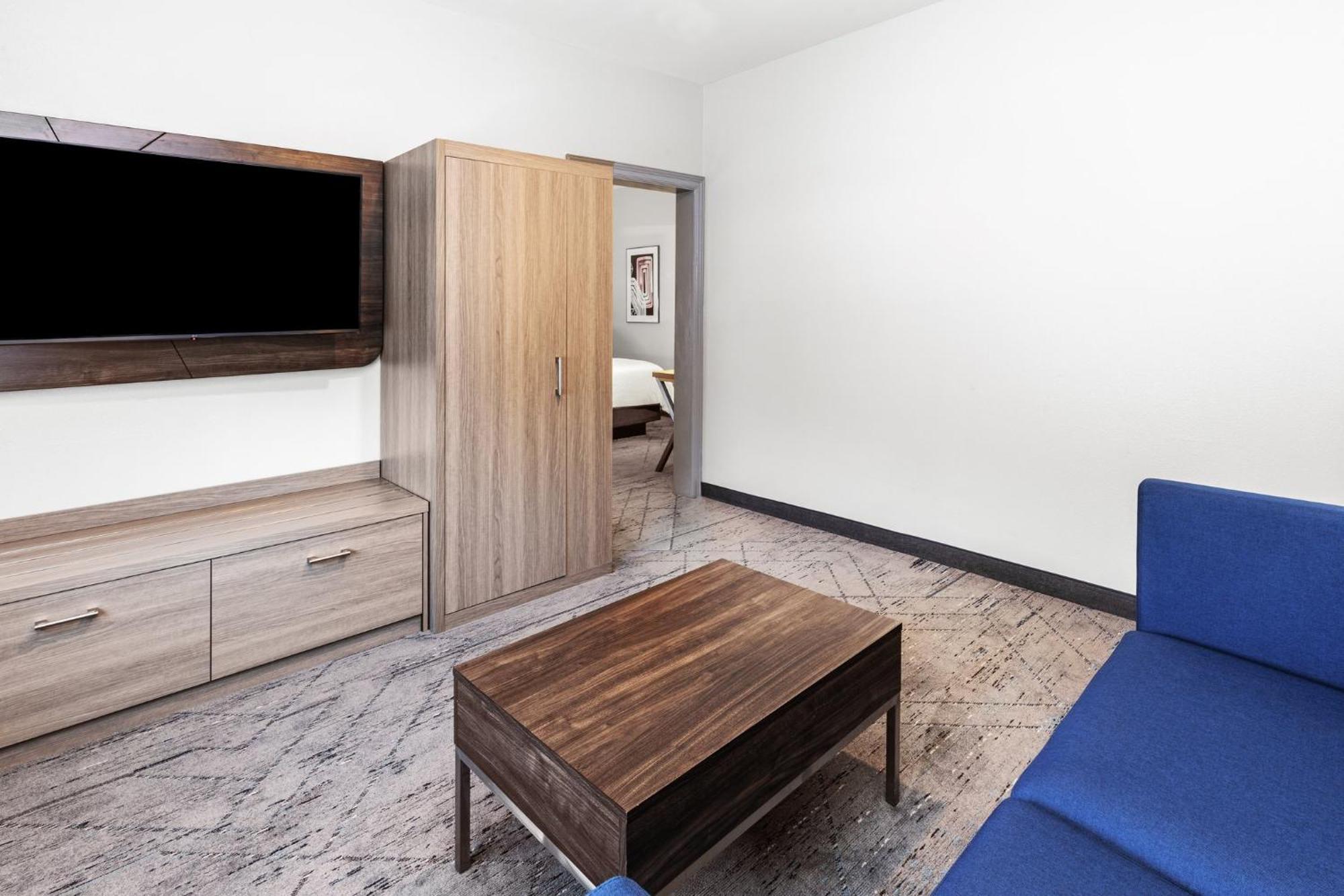 Holiday Inn Express Hotel & Suites Henderson - Traffic Star By Ihg מראה חיצוני תמונה