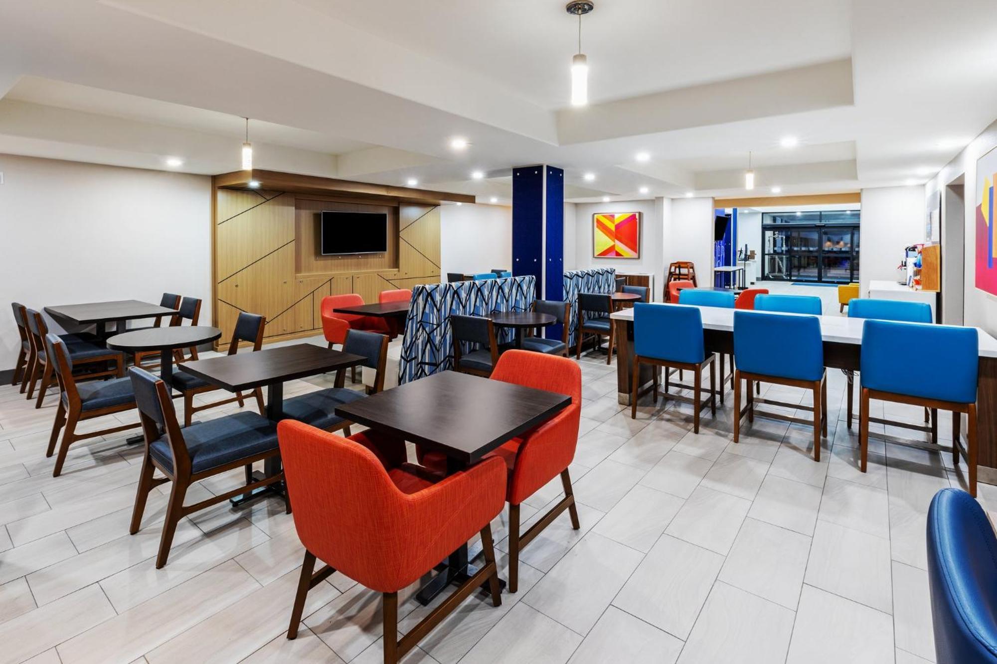 Holiday Inn Express Hotel & Suites Henderson - Traffic Star By Ihg מראה חיצוני תמונה