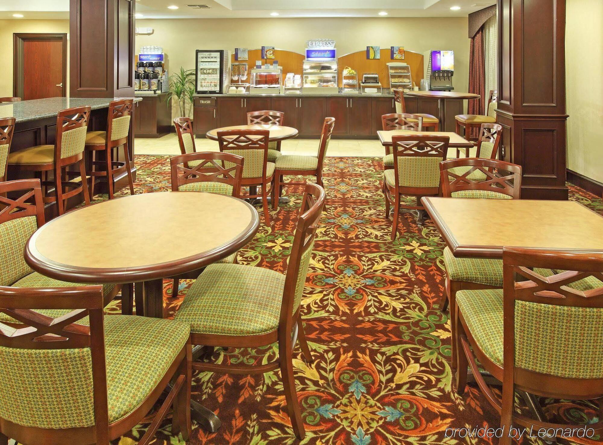 Holiday Inn Express Hotel & Suites Henderson - Traffic Star By Ihg מראה חיצוני תמונה