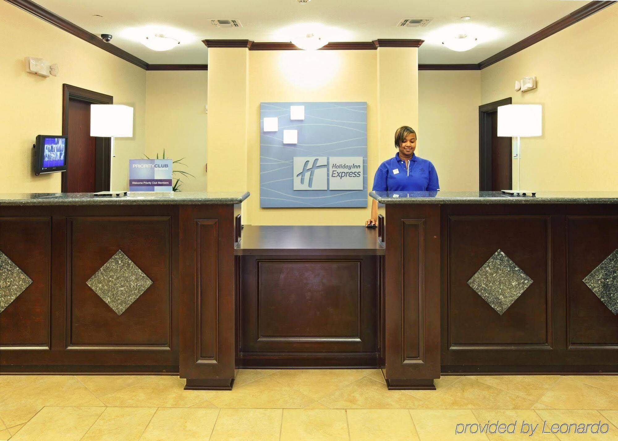 Holiday Inn Express Hotel & Suites Henderson - Traffic Star By Ihg מראה חיצוני תמונה